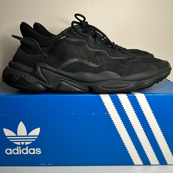 Adidas Ozweego Core All Black Carbon Mesh Mens Shoes US Size 10.5 - Picture 2 of 12